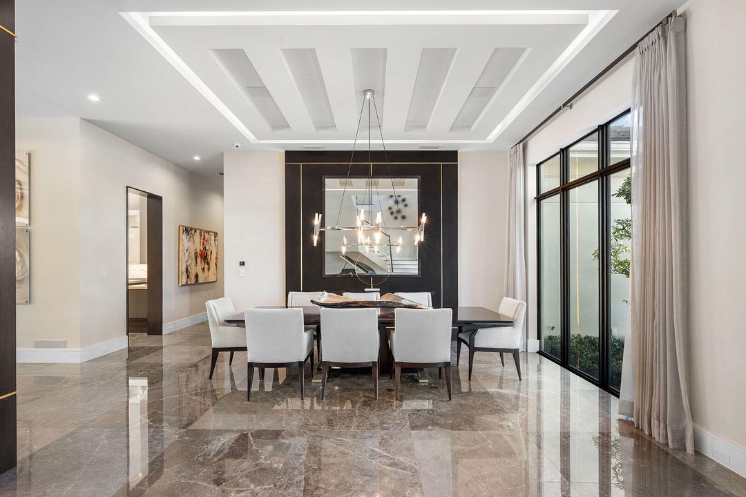 For Sale: $10,900,000 (5 beds, 6 baths, 7169 Square Feet)