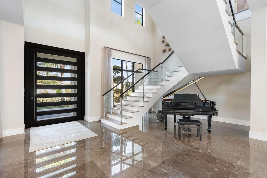 For Sale: $10,900,000 (5 beds, 6 baths, 7169 Square Feet)