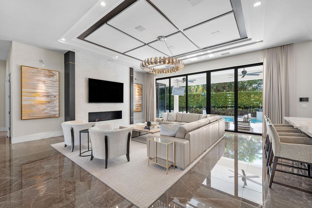 For Sale: $10,900,000 (5 beds, 6 baths, 7169 Square Feet)