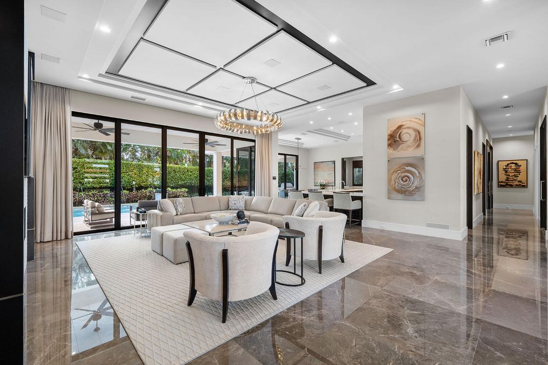 For Sale: $10,900,000 (5 beds, 6 baths, 7169 Square Feet)