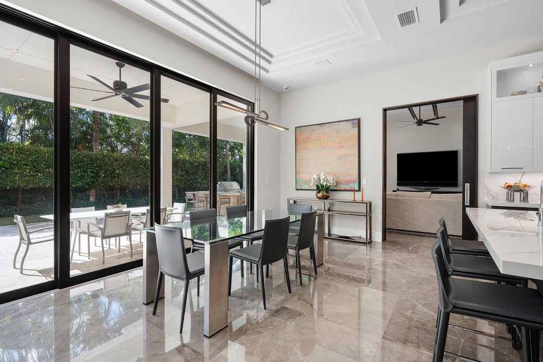 For Sale: $10,900,000 (5 beds, 6 baths, 7169 Square Feet)