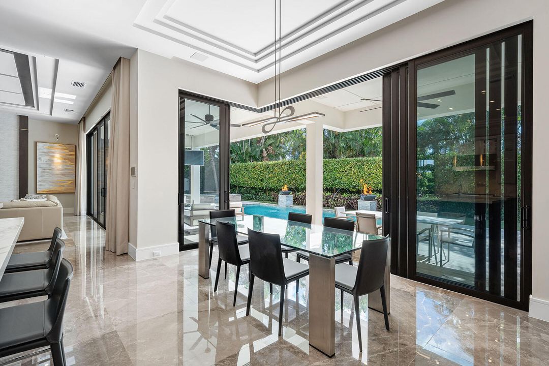 For Sale: $10,900,000 (5 beds, 6 baths, 7169 Square Feet)