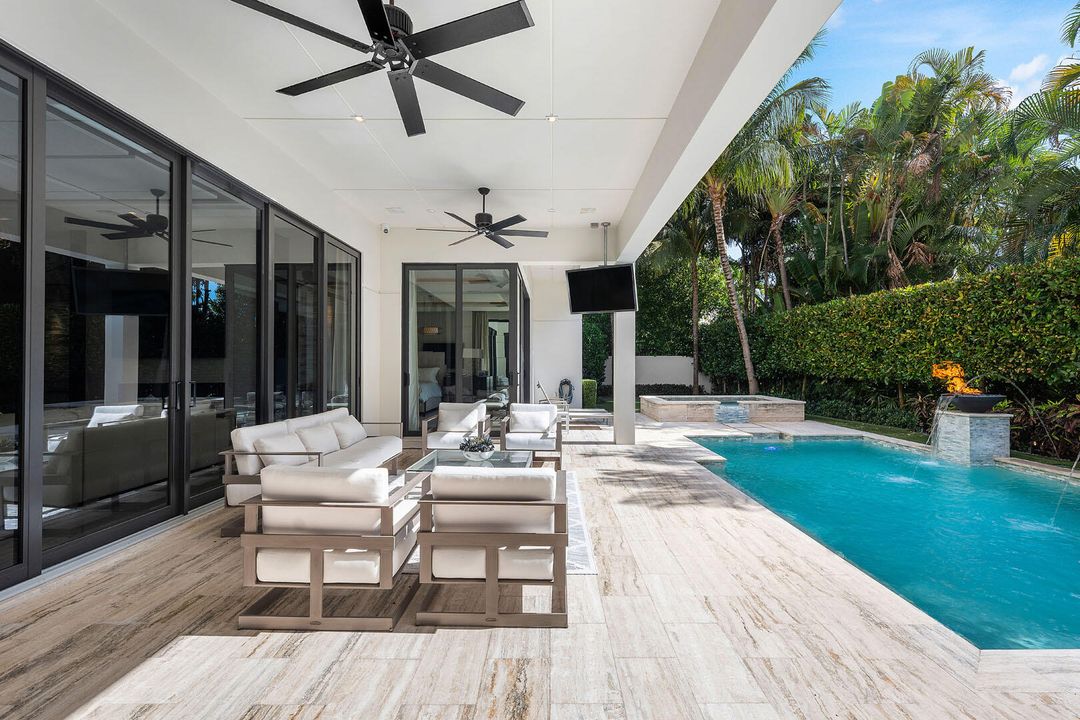 For Sale: $10,900,000 (5 beds, 6 baths, 7169 Square Feet)