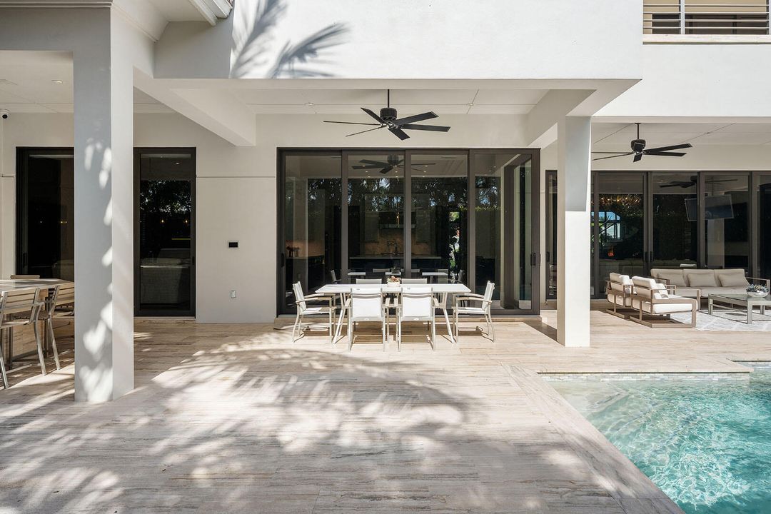 For Sale: $10,900,000 (5 beds, 6 baths, 7169 Square Feet)