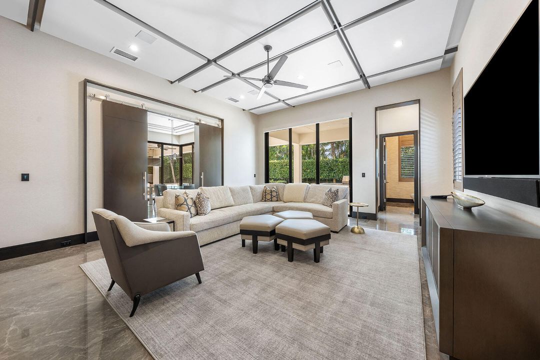 For Sale: $10,900,000 (5 beds, 6 baths, 7169 Square Feet)