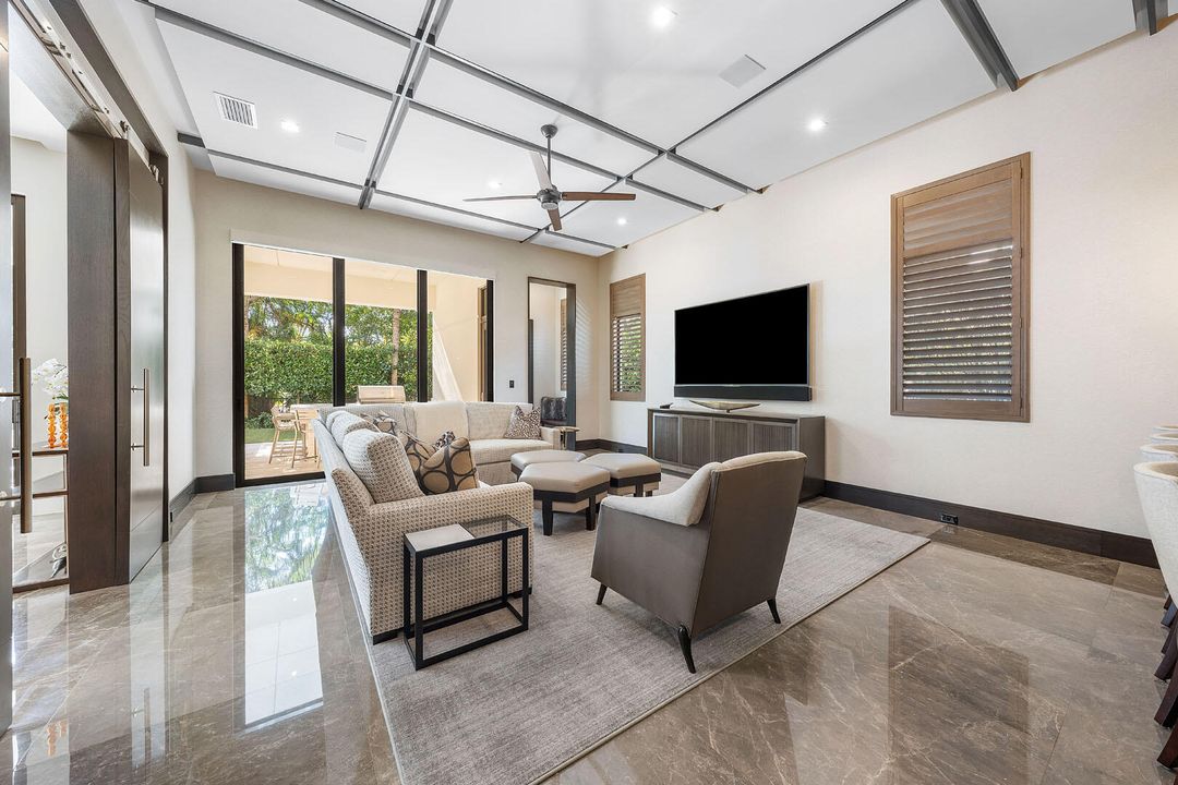 For Sale: $10,900,000 (5 beds, 6 baths, 7169 Square Feet)