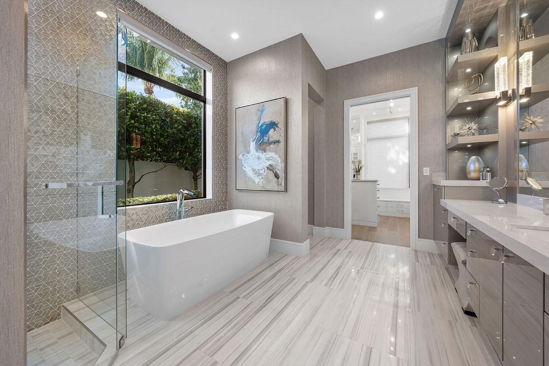 For Sale: $10,900,000 (5 beds, 6 baths, 7169 Square Feet)