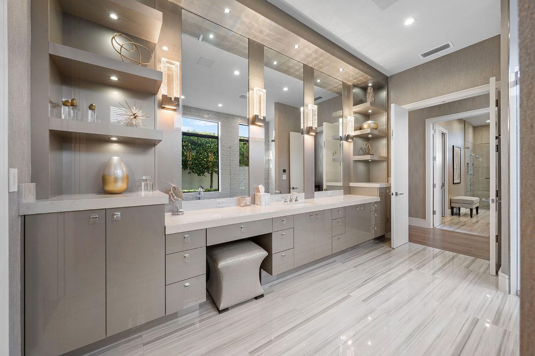 For Sale: $10,900,000 (5 beds, 6 baths, 7169 Square Feet)