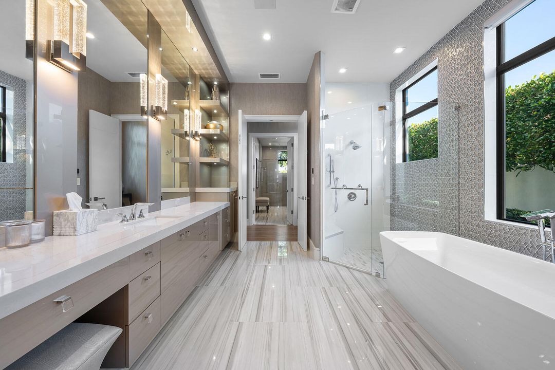 For Sale: $10,900,000 (5 beds, 6 baths, 7169 Square Feet)