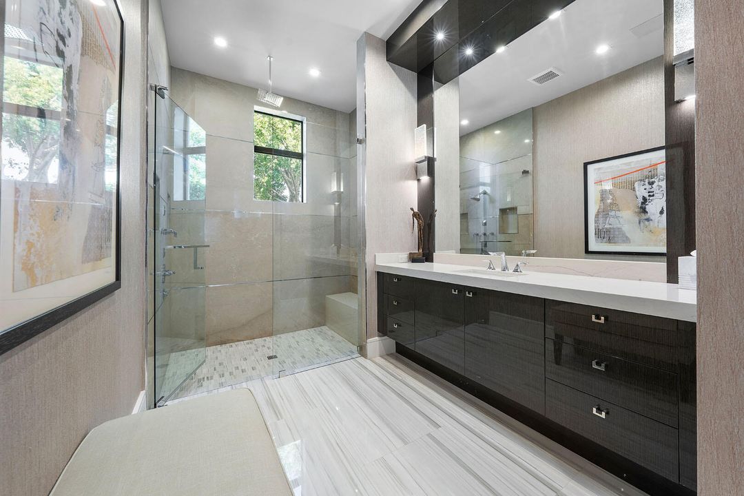 For Sale: $10,900,000 (5 beds, 6 baths, 7169 Square Feet)