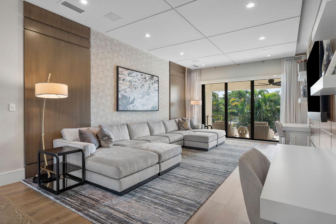 For Sale: $10,900,000 (5 beds, 6 baths, 7169 Square Feet)