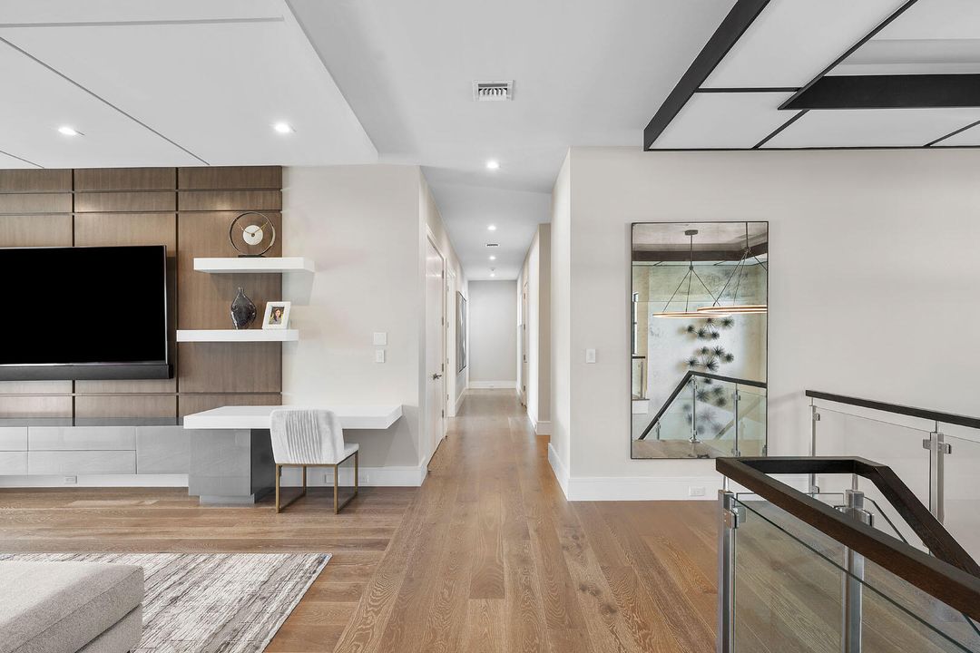 For Sale: $10,900,000 (5 beds, 6 baths, 7169 Square Feet)