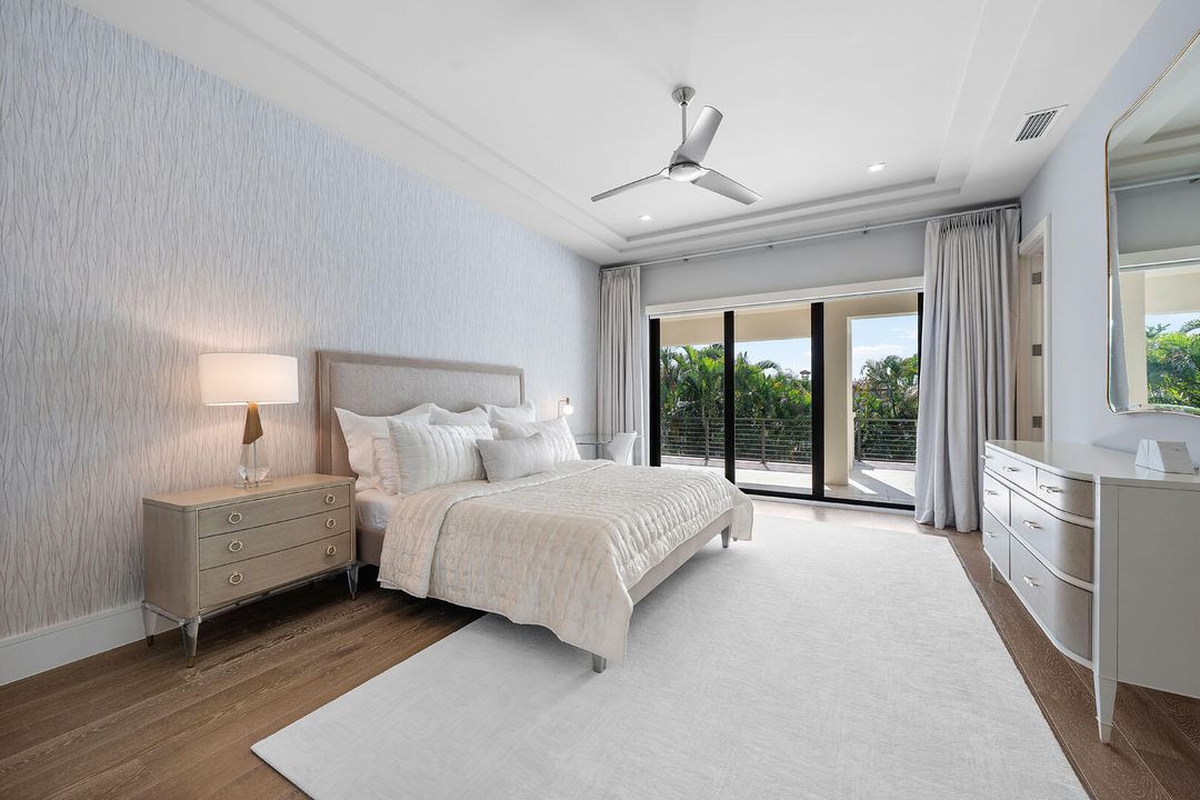 For Sale: $10,900,000 (5 beds, 6 baths, 7169 Square Feet)