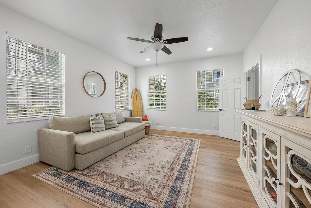 На продажу: $589,000 (3 спален, 2 ванн, 2068 Квадратных фут)