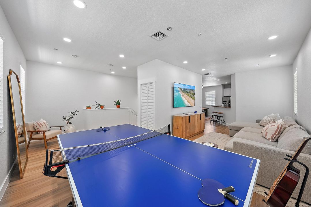 На продажу: $589,000 (3 спален, 2 ванн, 2068 Квадратных фут)