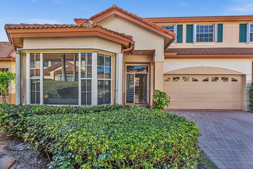 For Sale: $729,000 (4 beds, 3 baths, 2467 Square Feet)