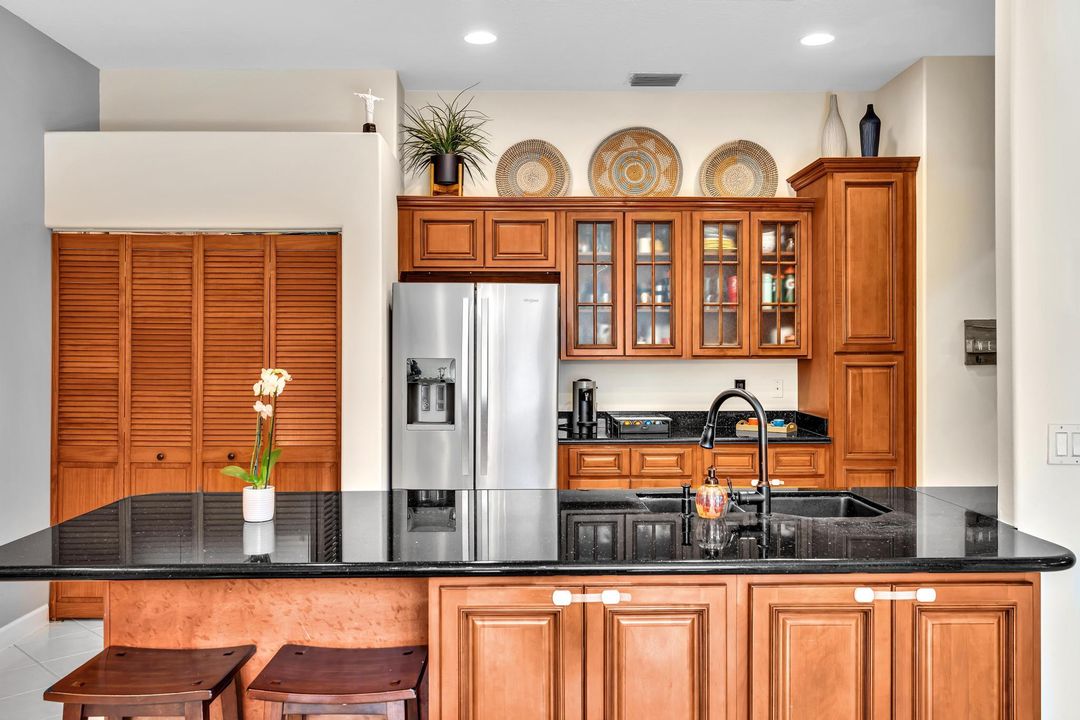 For Sale: $729,000 (4 beds, 3 baths, 2467 Square Feet)