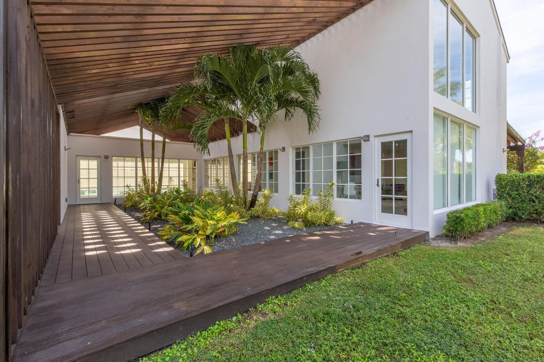 出租: $20,000 (5 贝兹, 5 浴室, 3237 平方英尺)