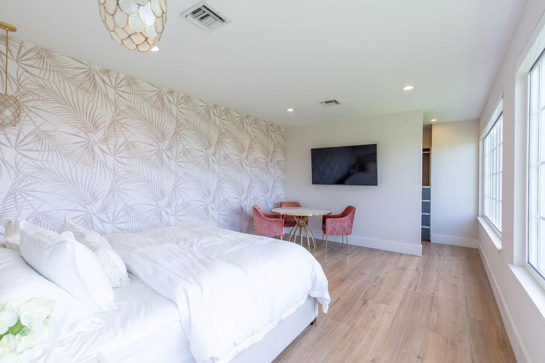 出租: $20,000 (5 贝兹, 5 浴室, 3237 平方英尺)