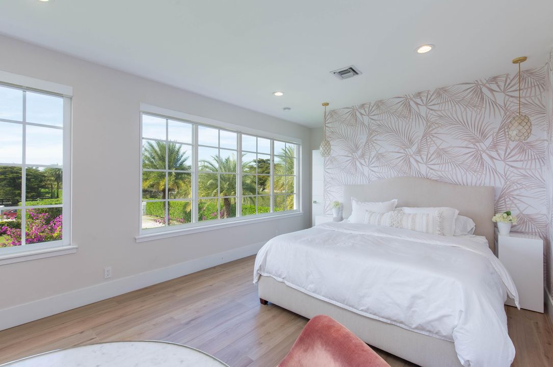 出租: $20,000 (5 贝兹, 5 浴室, 3237 平方英尺)