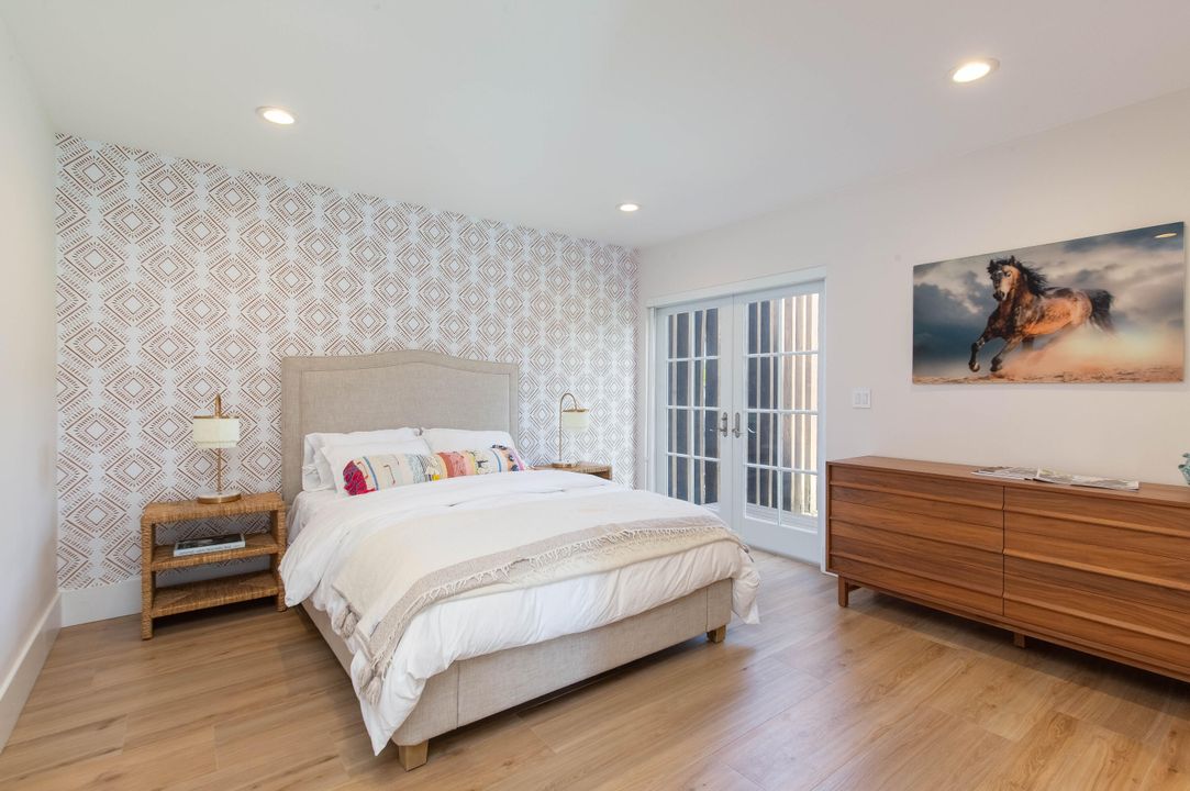 出租: $20,000 (5 贝兹, 5 浴室, 3237 平方英尺)