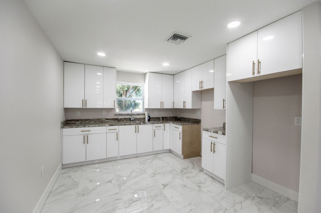 待售: $500,000 (4 贝兹, 2 浴室, 1440 平方英尺)