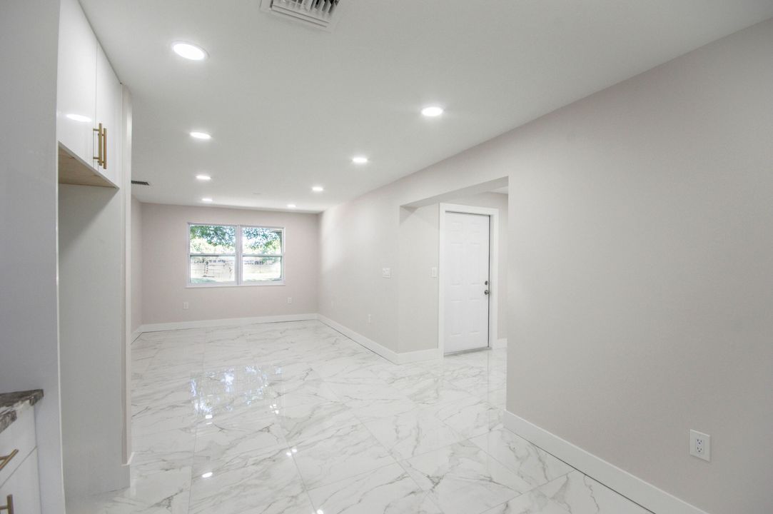 待售: $500,000 (4 贝兹, 2 浴室, 1440 平方英尺)