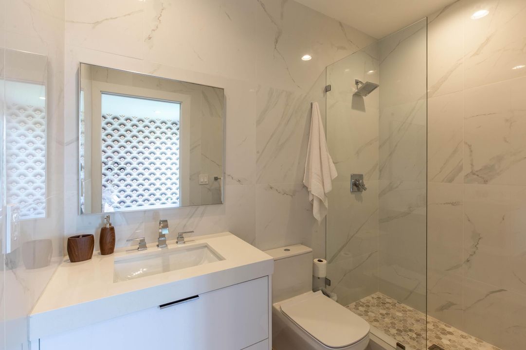 出租: $20,000 (5 贝兹, 5 浴室, 3237 平方英尺)