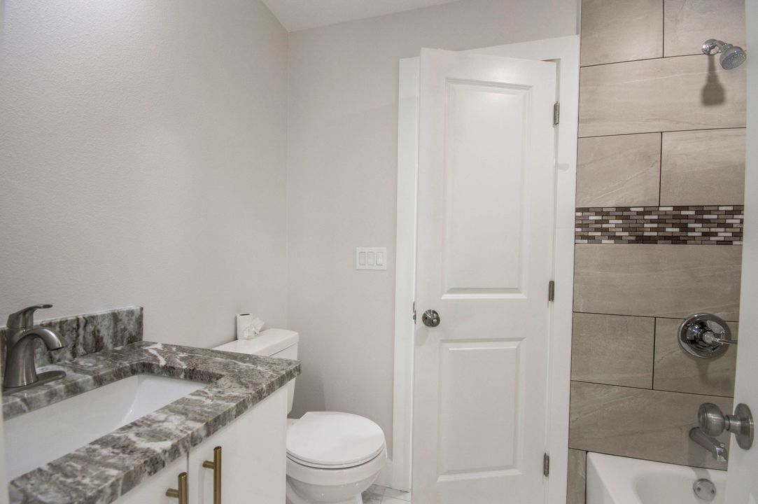 待售: $500,000 (4 贝兹, 2 浴室, 1440 平方英尺)