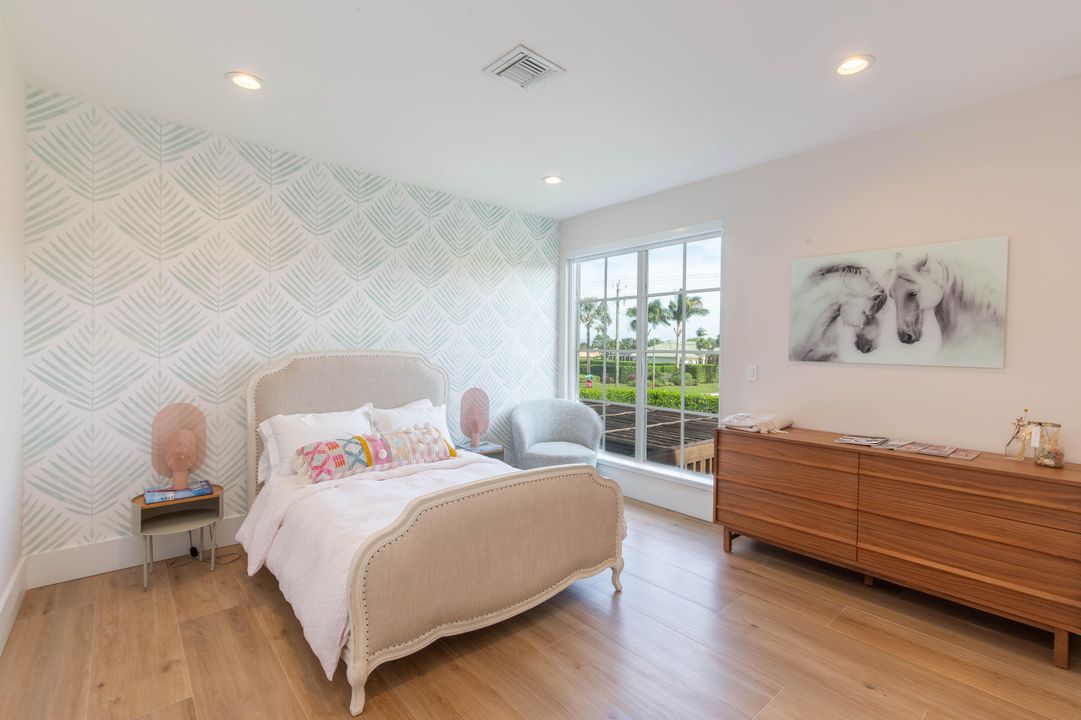 出租: $20,000 (5 贝兹, 5 浴室, 3237 平方英尺)