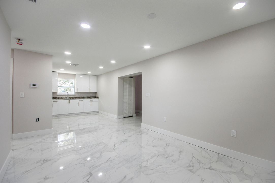 待售: $500,000 (4 贝兹, 2 浴室, 1440 平方英尺)