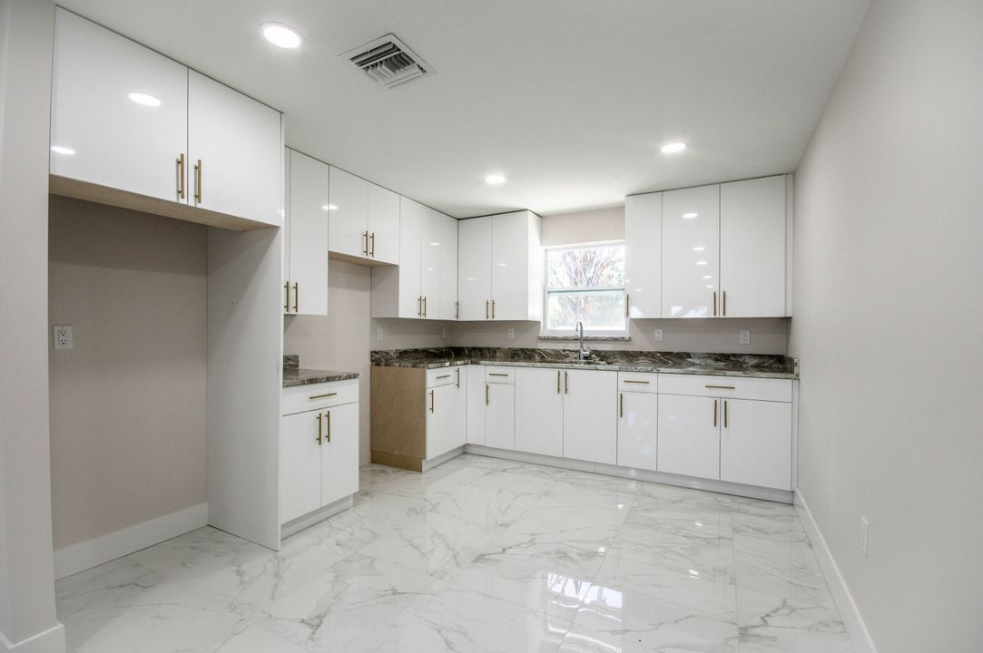 待售: $500,000 (4 贝兹, 2 浴室, 1440 平方英尺)