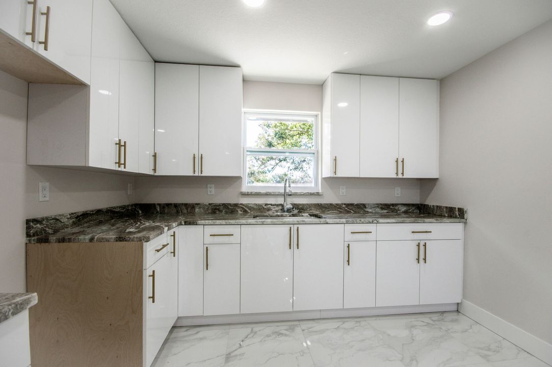 待售: $500,000 (4 贝兹, 2 浴室, 1440 平方英尺)