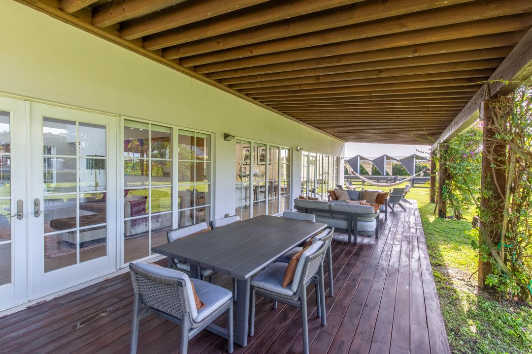 出租: $20,000 (5 贝兹, 5 浴室, 3237 平方英尺)