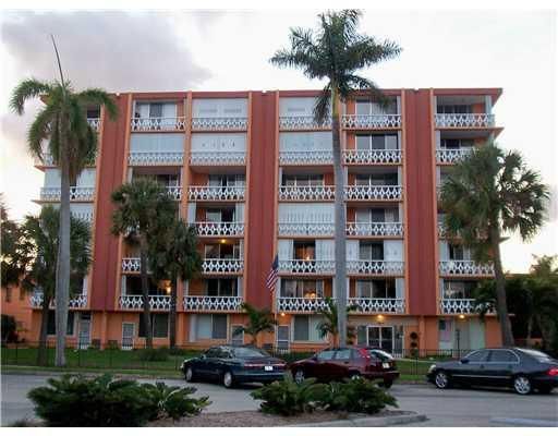 For Sale: $219,000 (1 beds, 1 baths, 550 Square Feet)