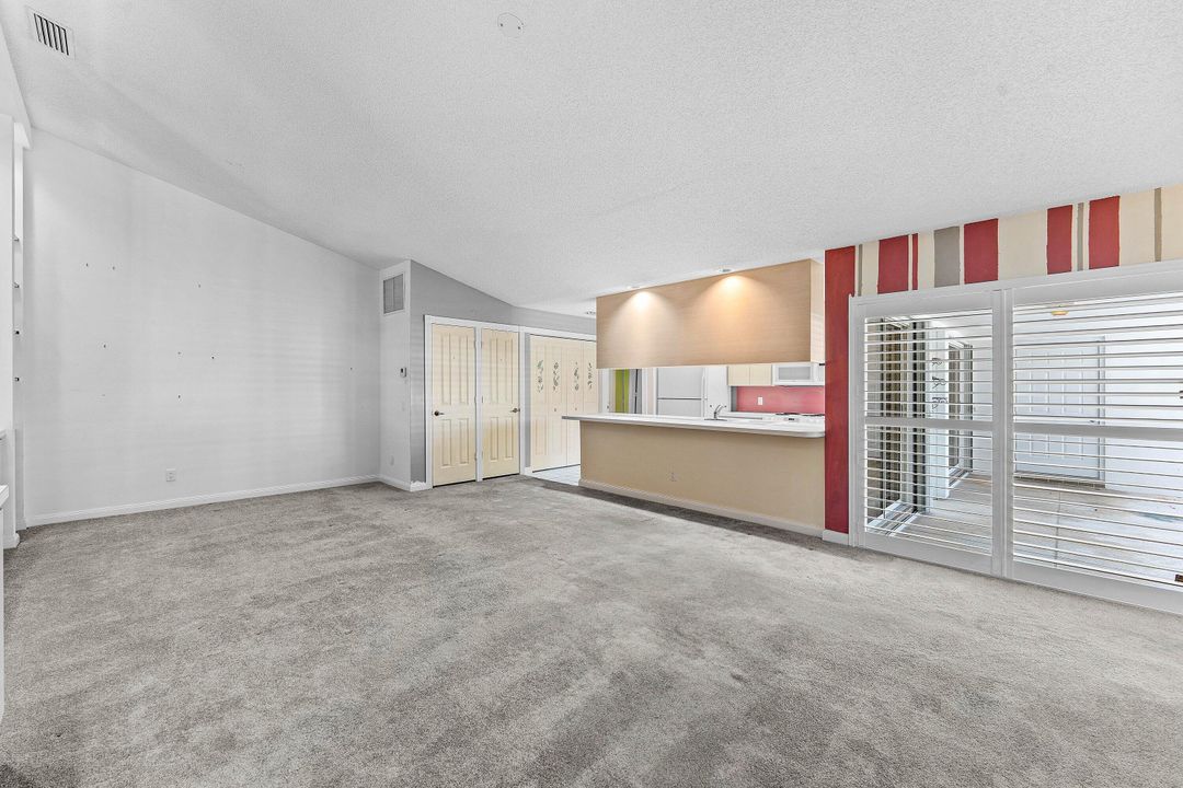 待售: $350,000 (2 贝兹, 2 浴室, 1152 平方英尺)