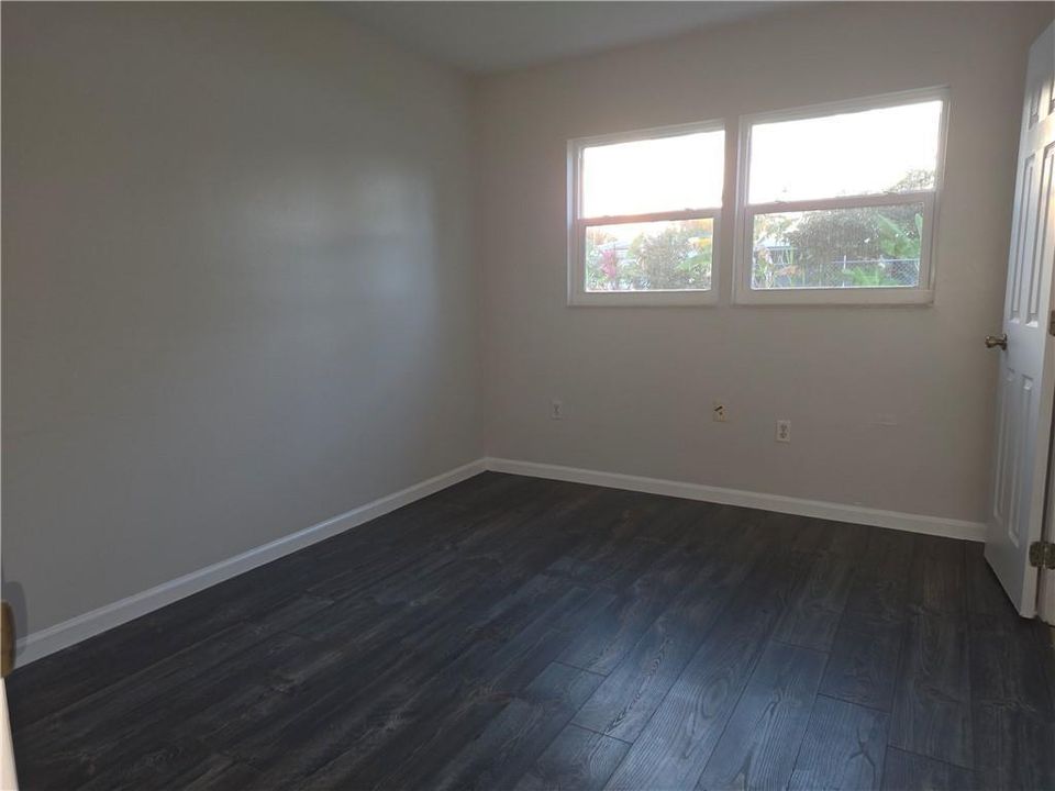 For Sale: $295,000 (3 beds, 1 baths, 624 Square Feet)