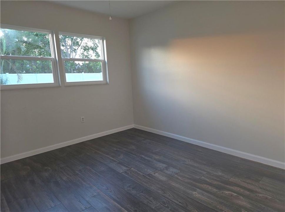 For Sale: $295,000 (3 beds, 1 baths, 624 Square Feet)