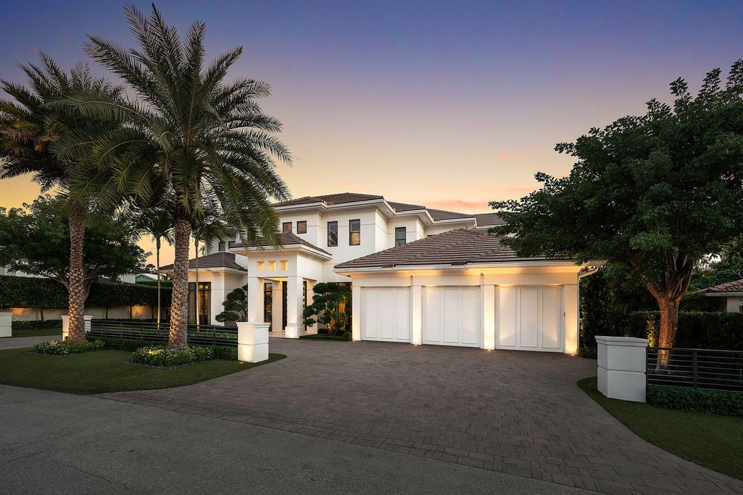 For Sale: $10,900,000 (5 beds, 6 baths, 7169 Square Feet)