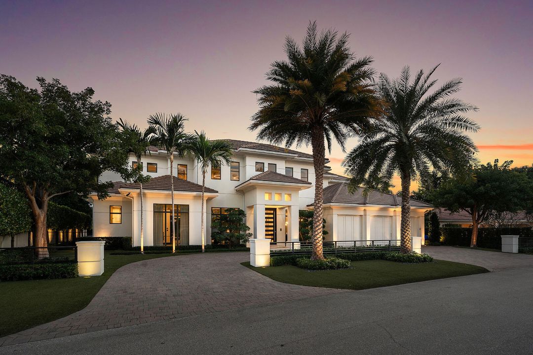 For Sale: $10,900,000 (5 beds, 6 baths, 7169 Square Feet)