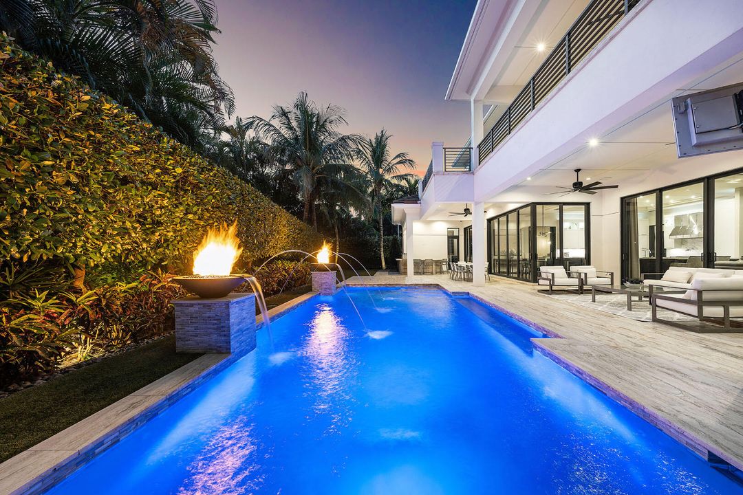 For Sale: $10,900,000 (5 beds, 6 baths, 7169 Square Feet)