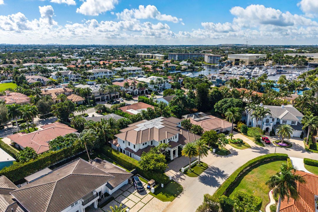 For Sale: $10,900,000 (5 beds, 6 baths, 7169 Square Feet)