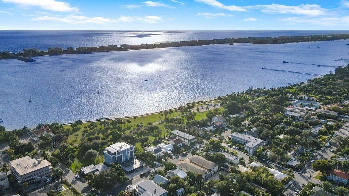 For Sale: $219,000 (1 beds, 1 baths, 550 Square Feet)