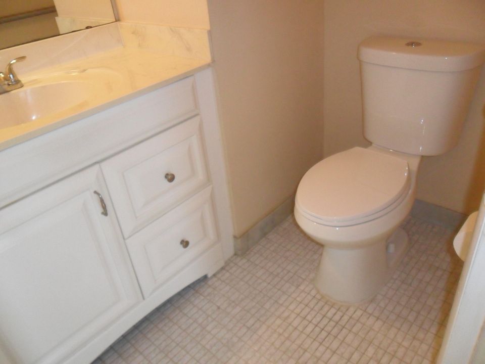 待售: $90,000 (1 贝兹, 1 浴室, 900 平方英尺)