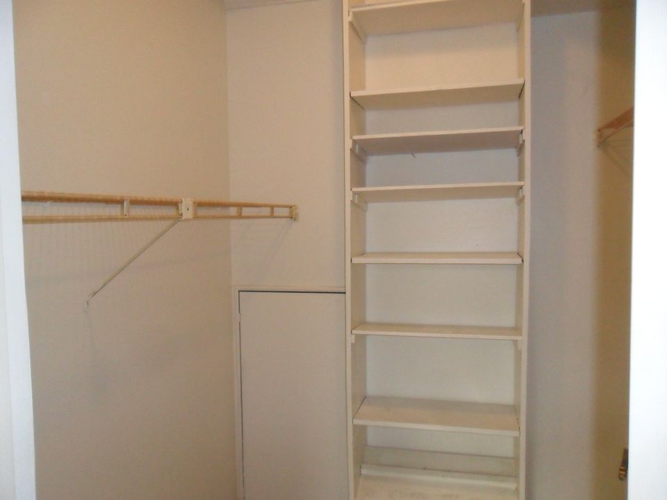 待售: $90,000 (1 贝兹, 1 浴室, 900 平方英尺)