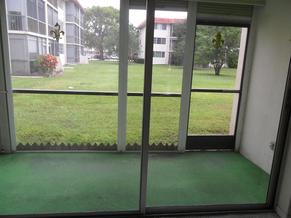 待售: $90,000 (1 贝兹, 1 浴室, 900 平方英尺)