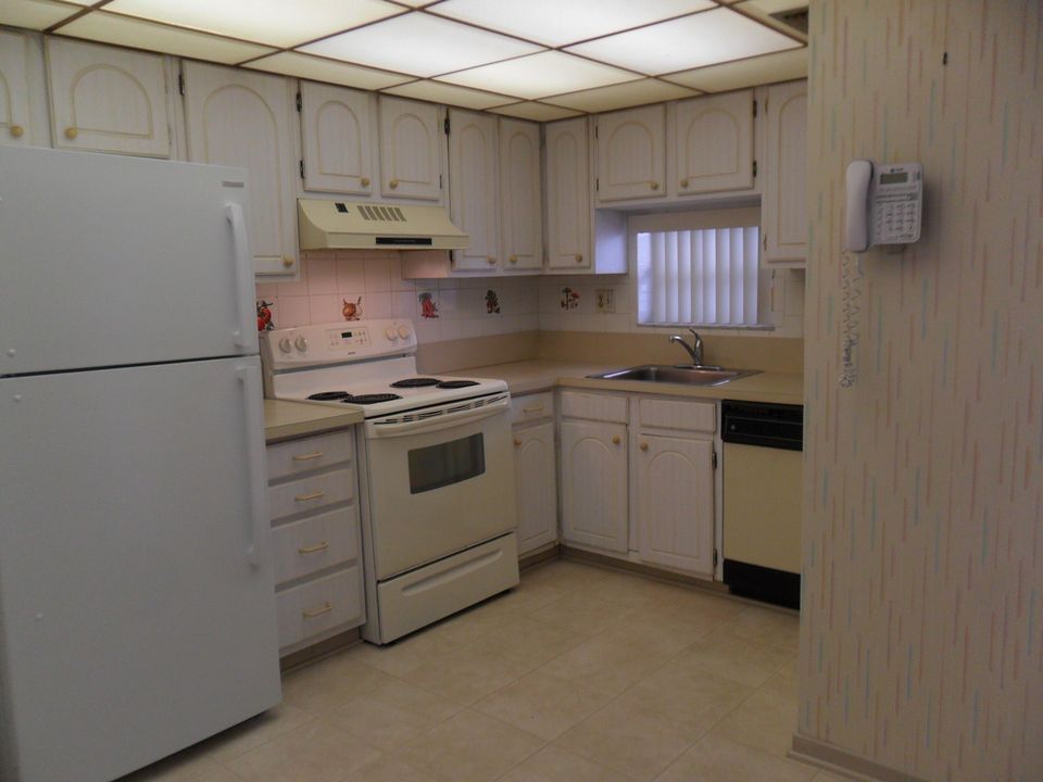 待售: $90,000 (1 贝兹, 1 浴室, 900 平方英尺)