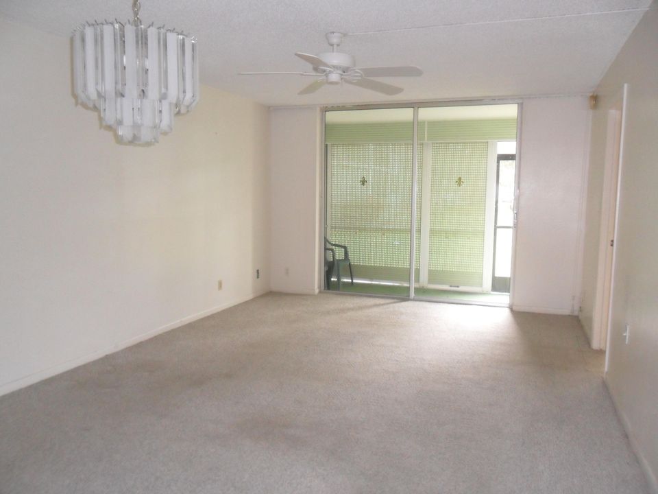 待售: $90,000 (1 贝兹, 1 浴室, 900 平方英尺)