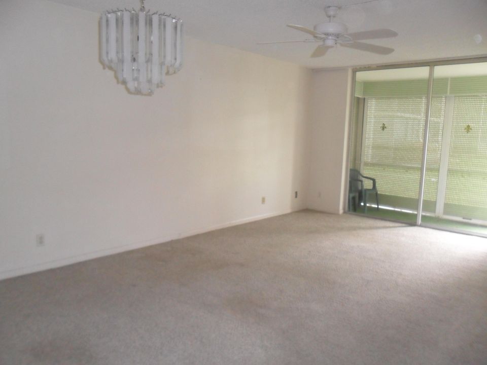 待售: $90,000 (1 贝兹, 1 浴室, 900 平方英尺)