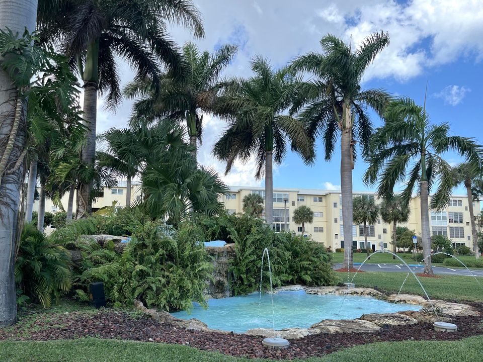 待售: $99,900 (1 贝兹, 1 浴室, 754 平方英尺)